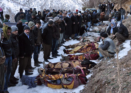 Türk Savaş uçakları 35 köylüyü katletti
