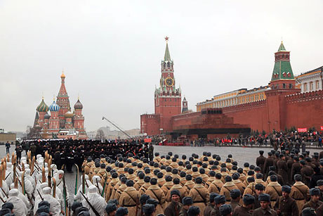 Rus tankları Kızıl Meydan'da! galerisi resim 9