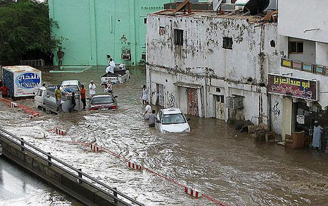 Suudi Arabistan sular altında: 77 ölü galerisi resim 6