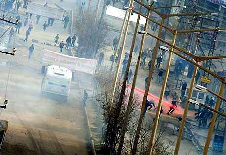 PKK'nın kuruluş gününde olaylar çıktı galerisi resim 42