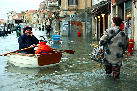 Venedik yine sular altında kaldı! galerisi resim 18