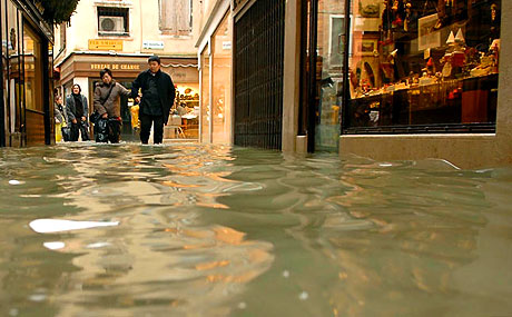 Venedik yine sular altında kaldı! galerisi resim 7
