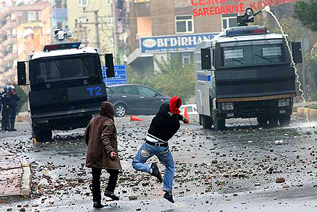 Diyarbakır Karıştı 1 Öğrenci Öldü galerisi resim 8