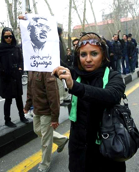 İran yine kırmızı: Gösteriler durmuyor! galerisi resim 12