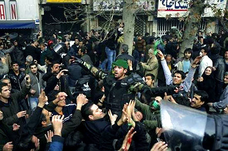 İran yine kırmızı: Gösteriler durmuyor! galerisi resim 26