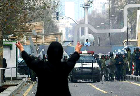 İran yine kırmızı: Gösteriler durmuyor! galerisi resim 34