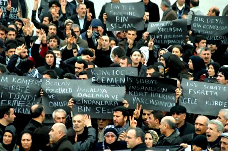 Polis, kadın çocuk ayırmadı! galerisi resim 34