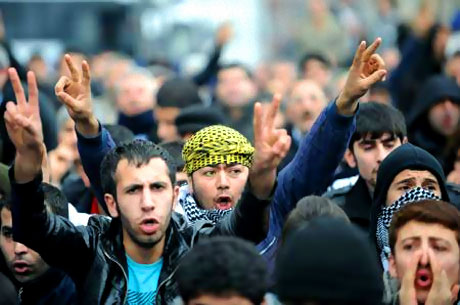 Polis, kadın çocuk ayırmadı! galerisi resim 52