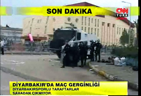 Diyarbakır Bursa maçında olaylar çıktı! galerisi resim 16