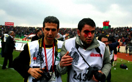 Diyarbakır Bursa maçında olaylar çıktı! galerisi resim 36