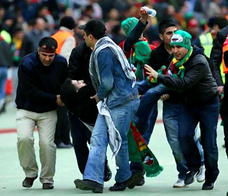 Diyarbakırspor - İBB maçında olaylar çıktı galerisi resim 12