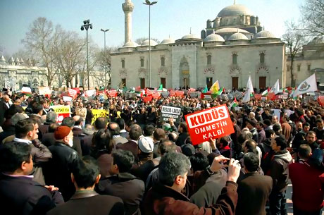 Onbinler İstanbul'da İsrail'i protesto etti! galerisi resim 1