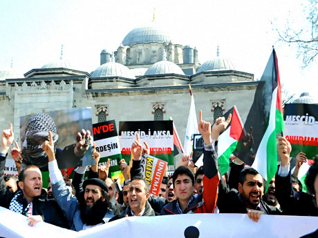 Onbinler İstanbul'da İsrail'i protesto etti! galerisi resim 4