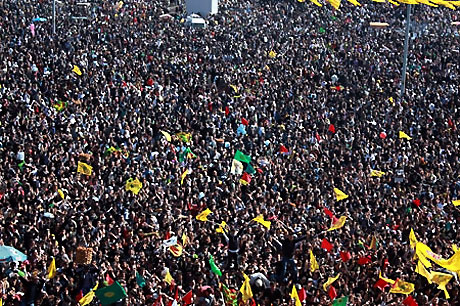 Diyarbakır'da Newroz ateşi yakıldı galerisi resim 5