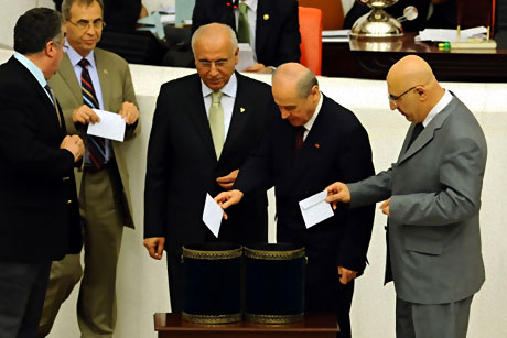 Bir Anayasa maratonu böyle geçti galerisi resim 20