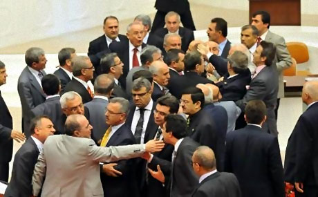 Vekiller birbirinin boğazını sıktı! galerisi resim 10