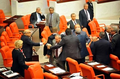 Vekiller birbirinin boğazını sıktı! galerisi resim 11