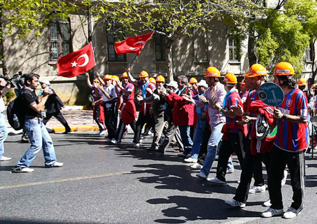 32 yıl sonra 1 Mayıs İşçi bayramı! galerisi resim 56