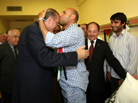 Erdoğan'ı alnından öptüler galerisi resim 3