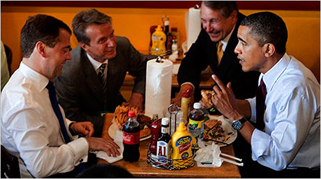Obama ve Medvedev hamburgerci'de galerisi resim 1