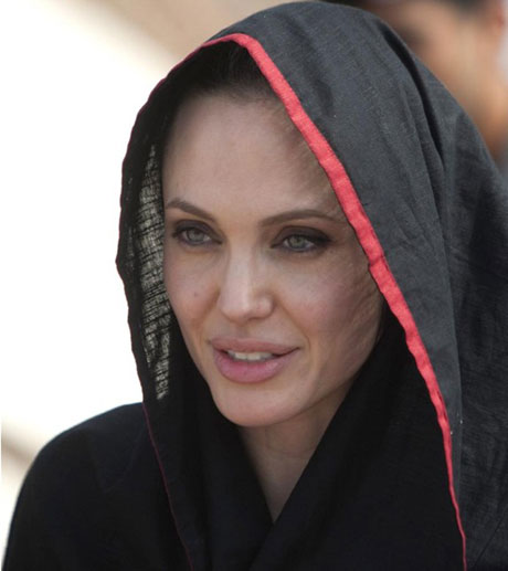 Angelina Jolie Felaket bölgesininde galerisi resim 11