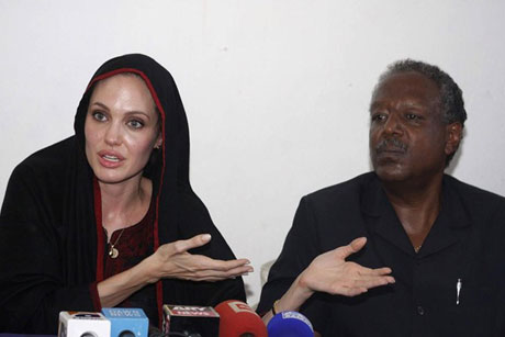 Angelina Jolie Felaket bölgesininde galerisi resim 15