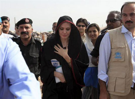 Angelina Jolie Felaket bölgesininde galerisi resim 2