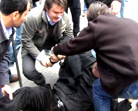 'Sivil itaatsizlik' eylemi ve Polis müdahalesi galerisi resim 2