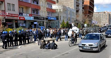 'Sivil itaatsizlik' eylemi ve Polis müdahalesi galerisi resim 25