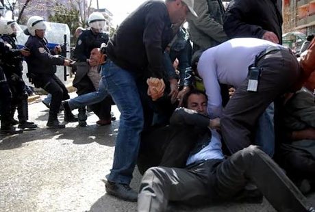 'Sivil itaatsizlik' eylemi ve Polis müdahalesi galerisi resim 26