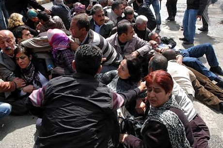 'Sivil itaatsizlik' eylemi ve Polis müdahalesi galerisi resim 28