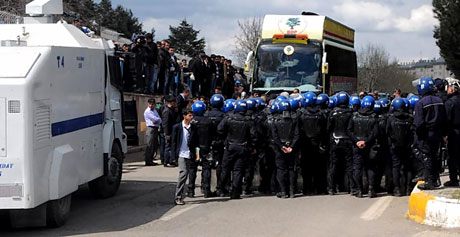 'Sivil itaatsizlik' eylemi ve Polis müdahalesi galerisi resim 33