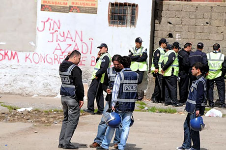 'Sivil itaatsizlik' eylemi ve Polis müdahalesi galerisi resim 34