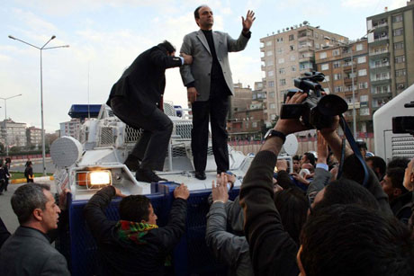 'Sivil itaatsizlik' eylemi ve Polis müdahalesi galerisi resim 53