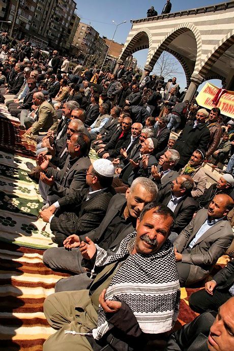 Diyarbakır'da 'sivil' Cuma namazı! galerisi resim 2