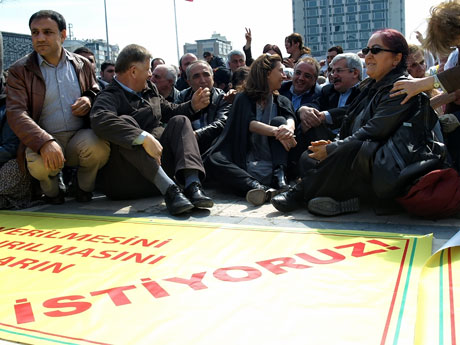 Sivil İtaatsizlik Taksim Meydanı'nda galerisi resim 1