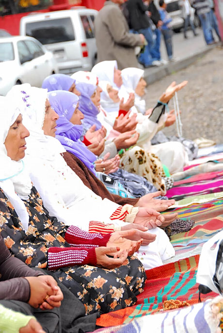 Onbinler 'Sivil Cuma' namazı kıldı galerisi resim 18