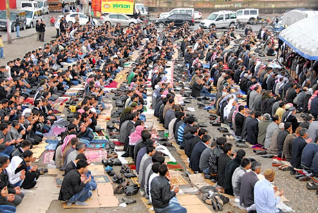 Onbinler 'Sivil Cuma' namazı kıldı galerisi resim 20