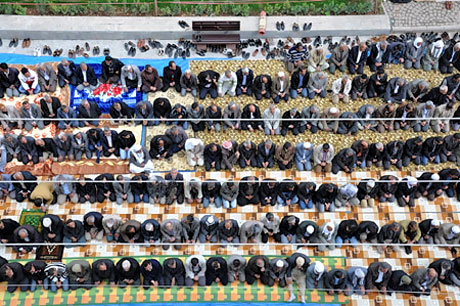 Onbinler 'Sivil Cuma' namazı kıldı galerisi resim 24