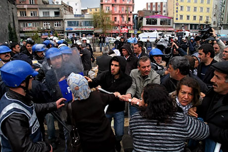 Onbinler 'Sivil Cuma' namazı kıldı galerisi resim 27