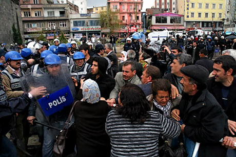 Onbinler 'Sivil Cuma' namazı kıldı galerisi resim 28
