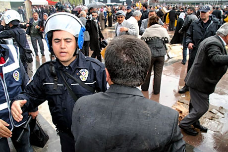 Onbinler 'Sivil Cuma' namazı kıldı galerisi resim 30