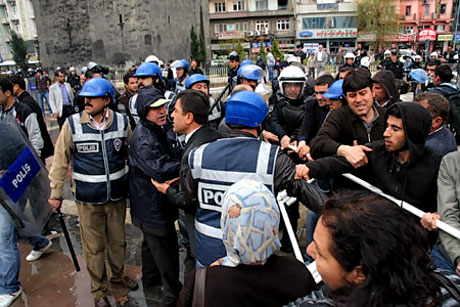 Onbinler 'Sivil Cuma' namazı kıldı galerisi resim 32