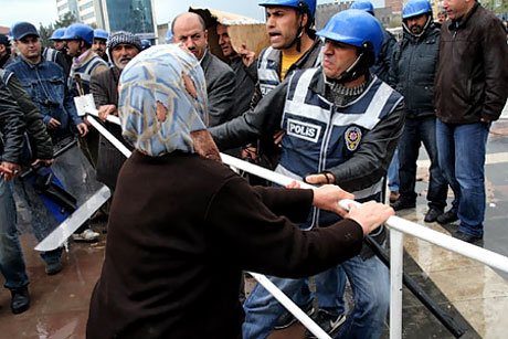 Onbinler 'Sivil Cuma' namazı kıldı galerisi resim 36