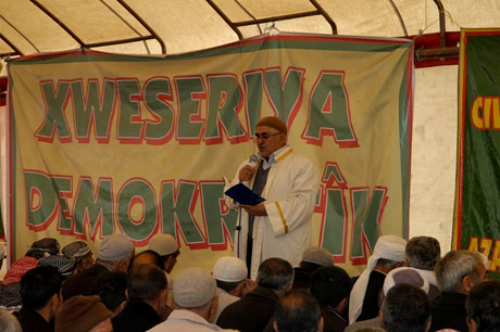 Onbinler 'Sivil Cuma' namazı kıldı galerisi resim 4