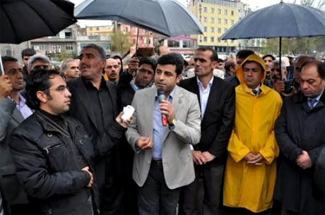 Onbinler 'Sivil Cuma' namazı kıldı galerisi resim 51