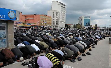 Onbinler 'Sivil Cuma' namazı kıldı galerisi resim 65