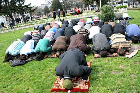 Onbinler 'Sivil Cuma' namazı kıldı galerisi resim 70