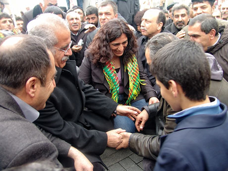 YSK vetosu'na her yerde protesto var! galerisi resim 56