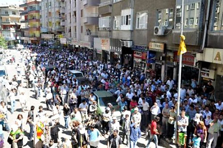 YSK'ya Diyarbakır ve Taksim'de protesto galerisi resim 12